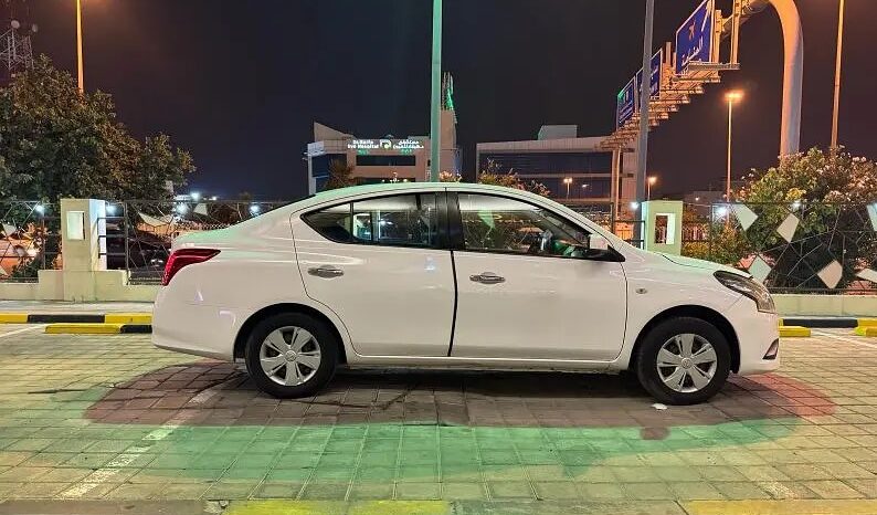 Nissan Sunny 2018 full