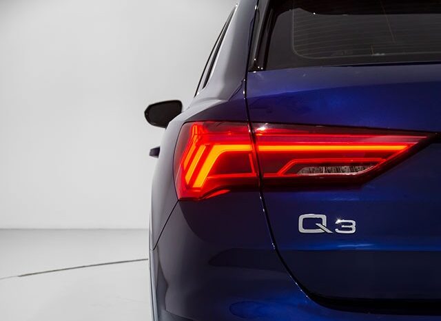 Audi Q3 2022 full