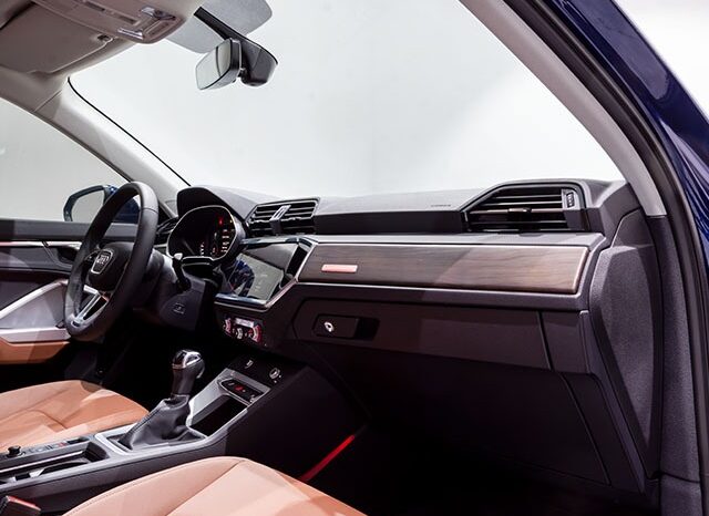 Audi Q3 2022 full