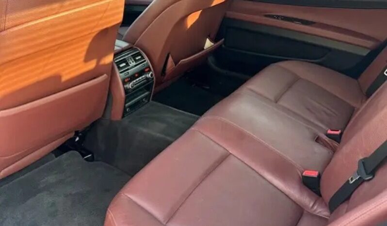 BMW 740i 2012 full