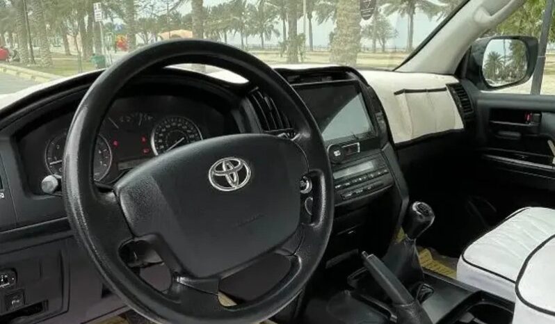Toyota Land Cruiser 2010 full