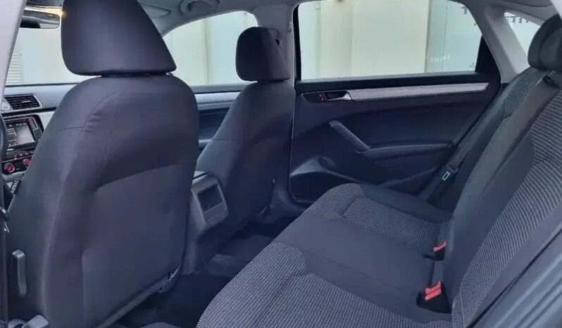 Volkswagen Passat 2017 full