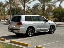 Toyota Land Cruiser 2021 full