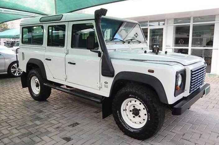 Land Rover Defender 110 2000 full