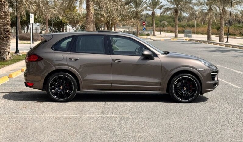Porsche Cayenne GTS 2014 full