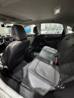 Volkswagen Passat 2014 full