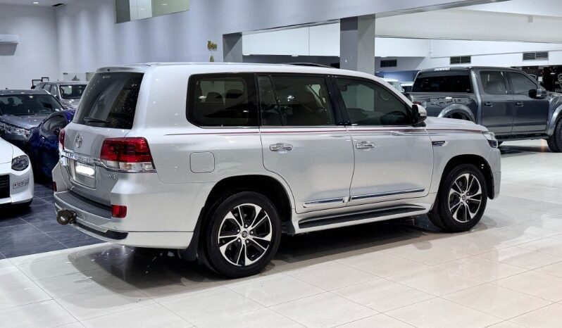 Toyota Land Cruiser 2021 full