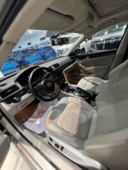 Volkswagen Passat 2014 full