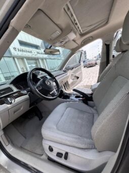 Volkswagen Passat 2014 full