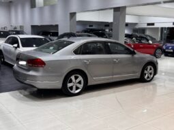 Volkswagen Passat 2014 full