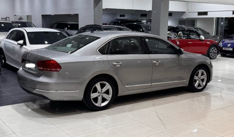 Volkswagen Passat 2014 full