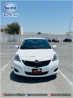 Toyota Yaris 2013 full