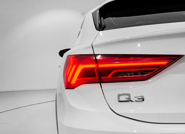 Audi Q3 2022 full