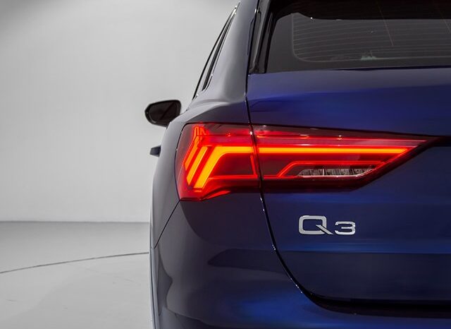 Audi Q3 2022 full