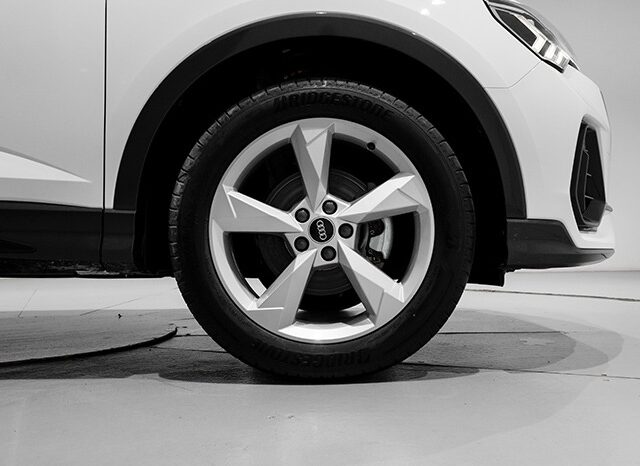 Audi Q3 2024 full