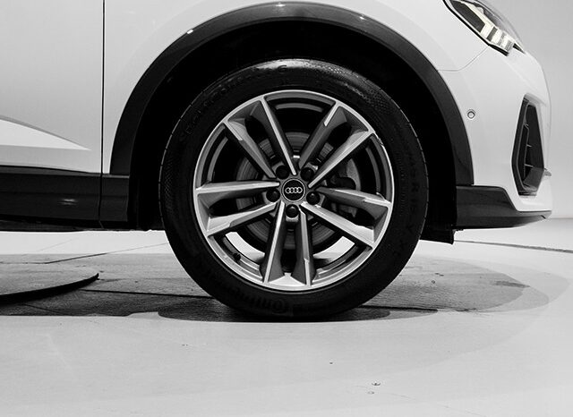 Audi Q3 2022 full