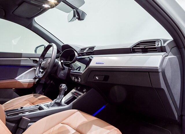Audi Q3 2022 full