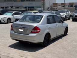 Nissan Tiida 2010 full