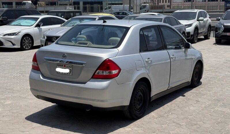 Nissan Tiida 2010 full
