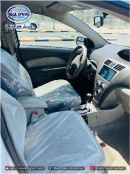 Toyota Yaris 2013 full
