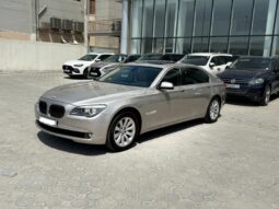 BMW 730i 2010 full