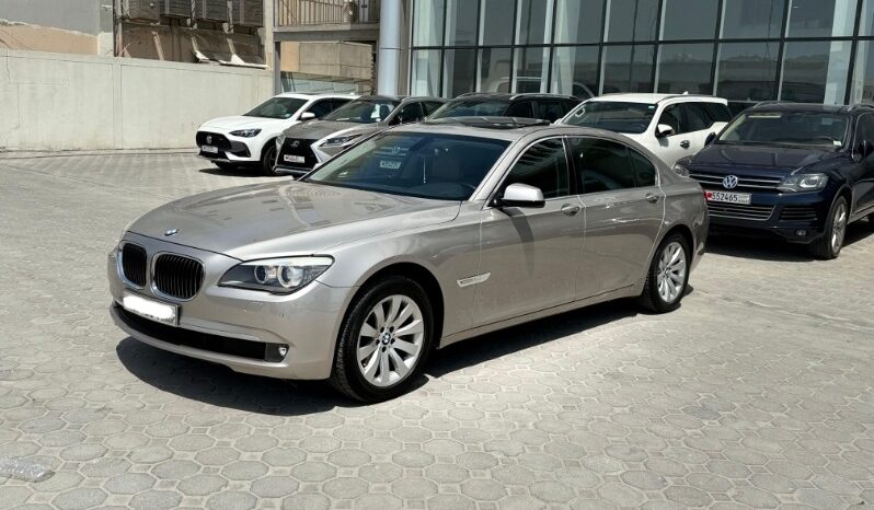BMW 730i 2010 full