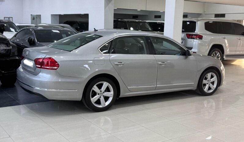 Volkswagen Passat 2014 full