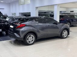Toyota CH-R Hybrid 2020 full