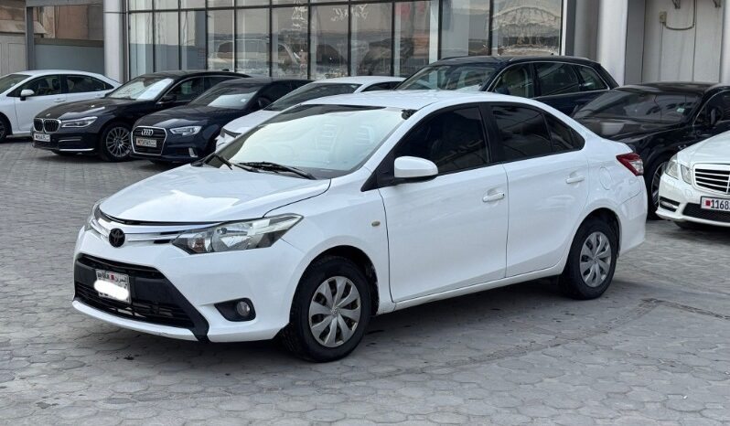 Toyota Yaris 2015 full