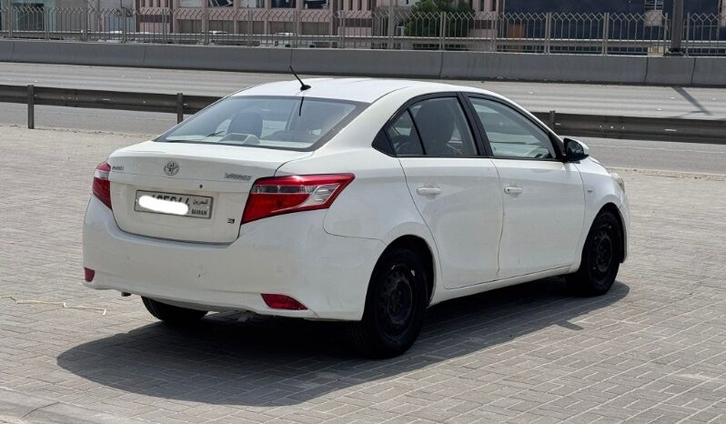 Toyota Yaris 2015 full