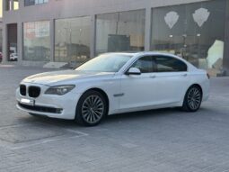 BMW 740i 2011 full