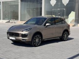 Porsche Cayenne S 2015 full