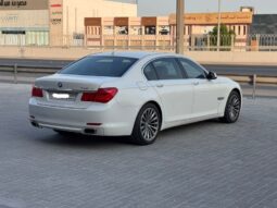 BMW 740i 2011 full