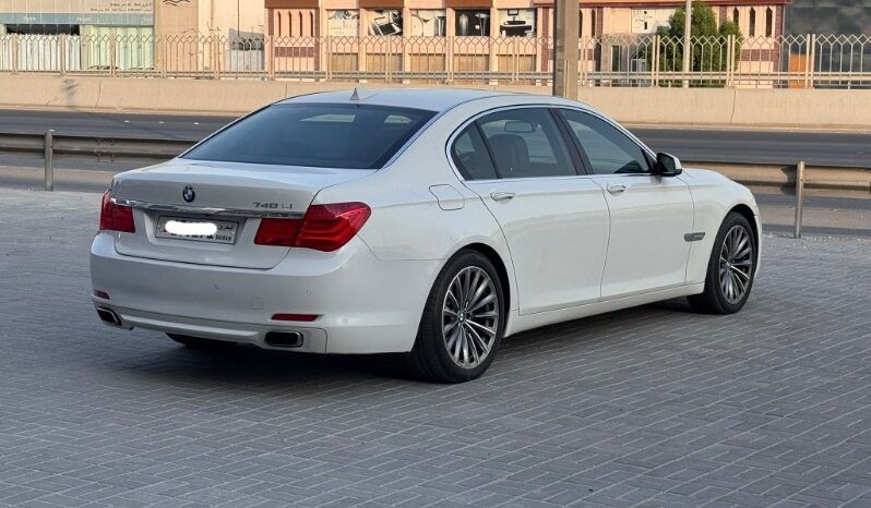 BMW 740i 2011 full