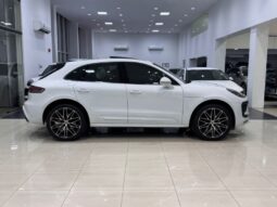 Porsche Macan 2023 full