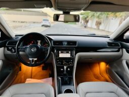 Volkswagen Passat 2014 full