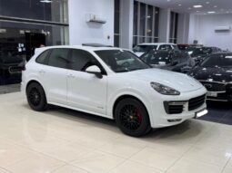 Porsche Cayenne GTS 2016