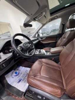 Audi Q7 full