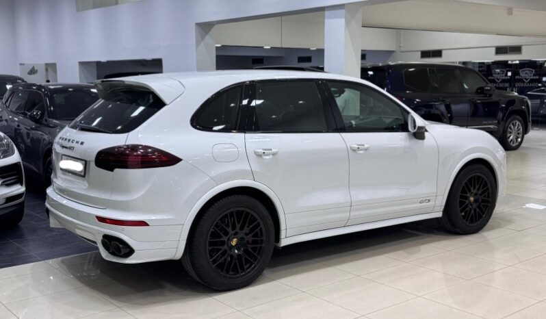 Porsche Cayenne GTS 2016 full