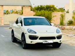 Porsche Cayenne 2011 full