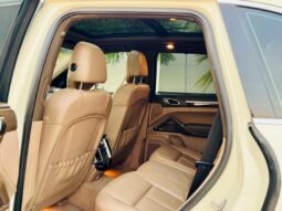 Porsche Cayenne 2011 full