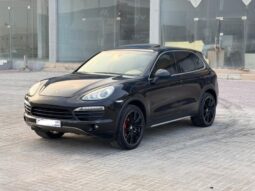 Porsche Cayenne S 2011 full