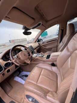 Porsche Cayenne S 2011 full