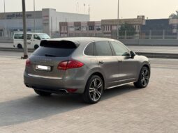 Porsche Cayenne 2012 full