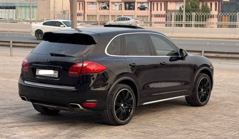 Porsche Cayenne S 2011 full