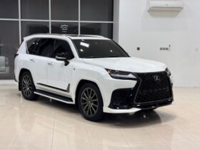 Lexus LX-600 2025
