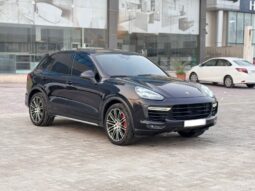 Porsche Cayenne Turbo 2015