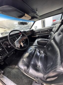 Ford Crown Victoria 1976 full