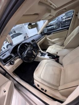 Volkswagen Passat 2017 full