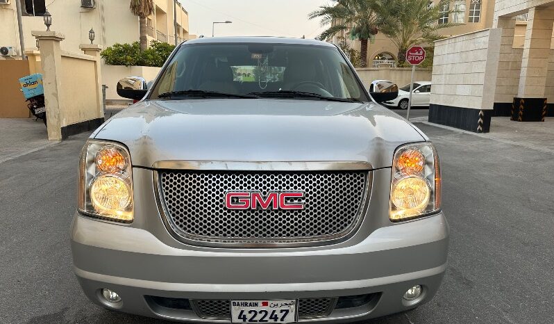 GMC Yukon XL 1500 2013 full